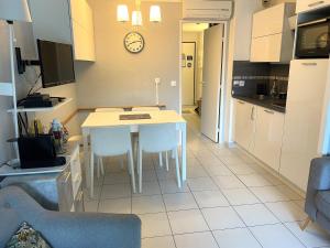 CANNES Appartement Duplex Piscine VUE Mer WIFI PARKING CLIM