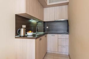 Golden Sands Apartment