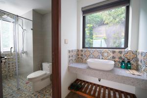 The Coral Homestay & Pub