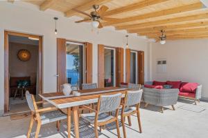 Villa Favola Omis 360 PHOTOS-VIRTUAL TOUR ON DEMAND