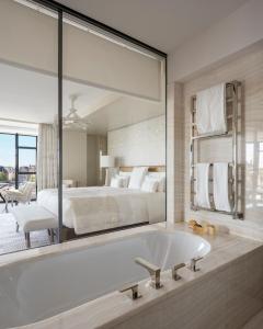 Hotels Cheval Blanc Paris & Dior Spa Cheval Blanc Paris : photos des chambres