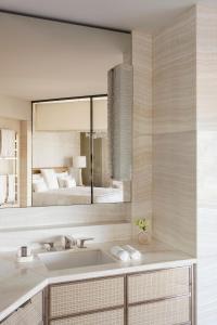 Hotels Cheval Blanc Paris & Dior Spa Cheval Blanc Paris : photos des chambres