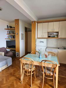 Apartment in Preko with sea view, terrace, air conditioning, Wi-Fi (4574-1)