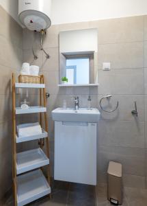 Apartments by the sea Mandre, Pag - 6516