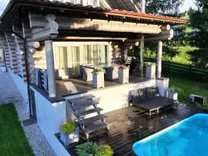 "Шале Олень" - 克瓦西