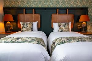 Twin Room room in The Wheatsheaf Hotel by Greene King Inns
