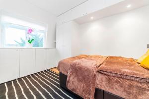 Kensington (Holland Park) Apartment