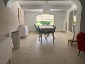 Villas Villa spacieuse proche de Marseille avec jardin et piscine privee : photos des chambres
