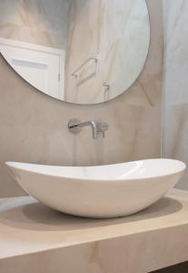 Apartment with terrace in a romantic alley, Plaka