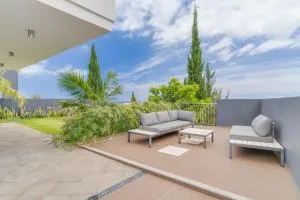 Cristiano Ronaldo Airport View - Água de Pena