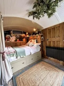 The Goods Truck - Hernhill