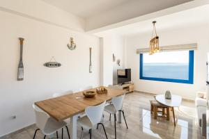 Live in Blue - Keas Myriad Shades