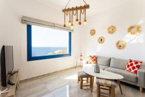 Live in Blue - Keas Myriad Shades