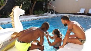 Bayside Concha House - Beachfront Oasis with Heated Pool