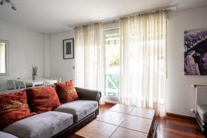 Chalet adosado con piscina terraza y garaje