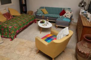 Loft lumineux et calme, hyper centre, 3 chambres, 2 patios, garage privatif