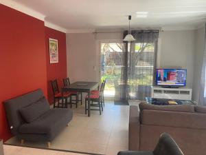 Rez de villa Grand T2 proche plage Marvivo-Sablettes