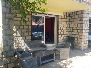 Rez de villa Grand T2 proche plage Marvivo-Sablettes