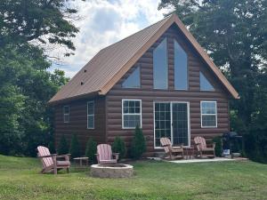 Cozy 1 bedroom cabin in the heart of Jonesborough