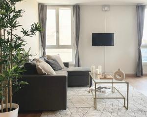 Central Paris - Executive apartment with lift for 8