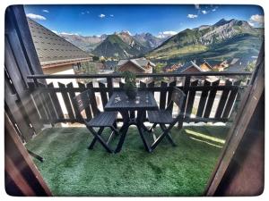 Appartements vue splendide montagnes centre village pieds des pistes et remontees Mecaniques : Appartement 1 Chambre