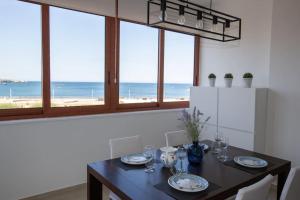 Appartamento con 2 Camere da Letto e Vista Mare
