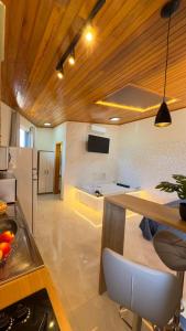 Suíte dos Sonhos - Suíte climatizada - Romântica, única e meio à natureza!