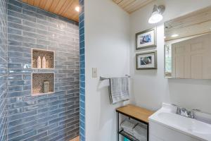 Charming Stonington Studio with Ocean Views!