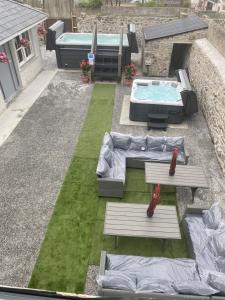 Fitzgeralds - Ballyb- Sleeps 34