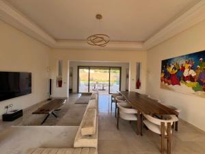 Belle villa KIMANU contemporaine à 20 min de Marrakech