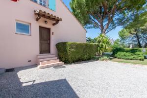 Maisons de vacances Les Bougainvillees de Camargue : Maison de Vacances