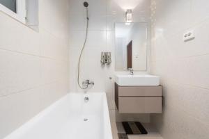 HIGHLINE DOWNTOWN Residences 6 Persons Family Apartment