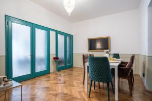 HIGHLINE DOWNTOWN Residences 6 Persons Family Apartment