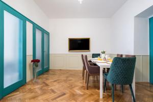 HIGHLINE DOWNTOWN Residences 6 Persons Family Apartment