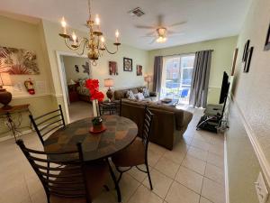 2 bed 2 bath Condo First Floor Windsor Hills