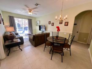2 bed 2 bath Condo First Floor Windsor Hills
