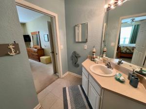 2 bed 2 bath Condo First Floor Windsor Hills