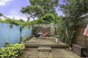 Sunset Townhouse with Free Parking