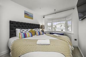 Sunset Townhouse with Free Parking