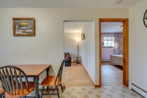 WFH-Friendly Waltham Condo 1 Mi to Riverwalk Park