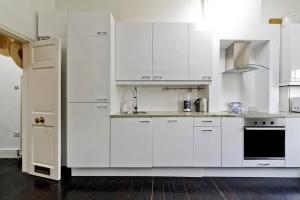 Long stay discounts- 1 Bed Bohemian Loft style Apt