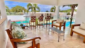 Exclusive Paradise Palms Villa