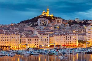 Maisons de vacances Grande maison de vacances jusqu-a 15 personnes, a quelques pas d-Aix-en-Provence : photos des chambres