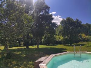 La longère aux agrumes - gite piscine jardin-forêt