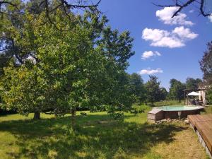 La longère aux agrumes - gite piscine jardin-forêt