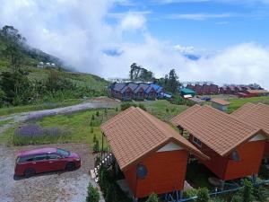 Baan Phak Plaithang at Phu Thap Buek