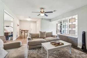 Uptown Serenity - Quiet Neighborhood home - Cabot