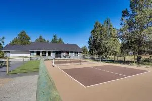 Pickleball Country Retreat in Bend! - Cloverdale