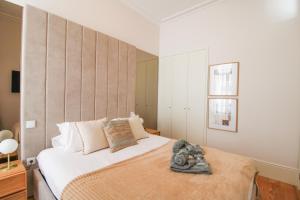 Luxurious Flat in City Center by LovelyStay