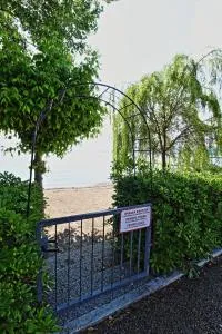 Appartamento con spiaggia privata vista lago nuovissimo - 科斯特曼诺